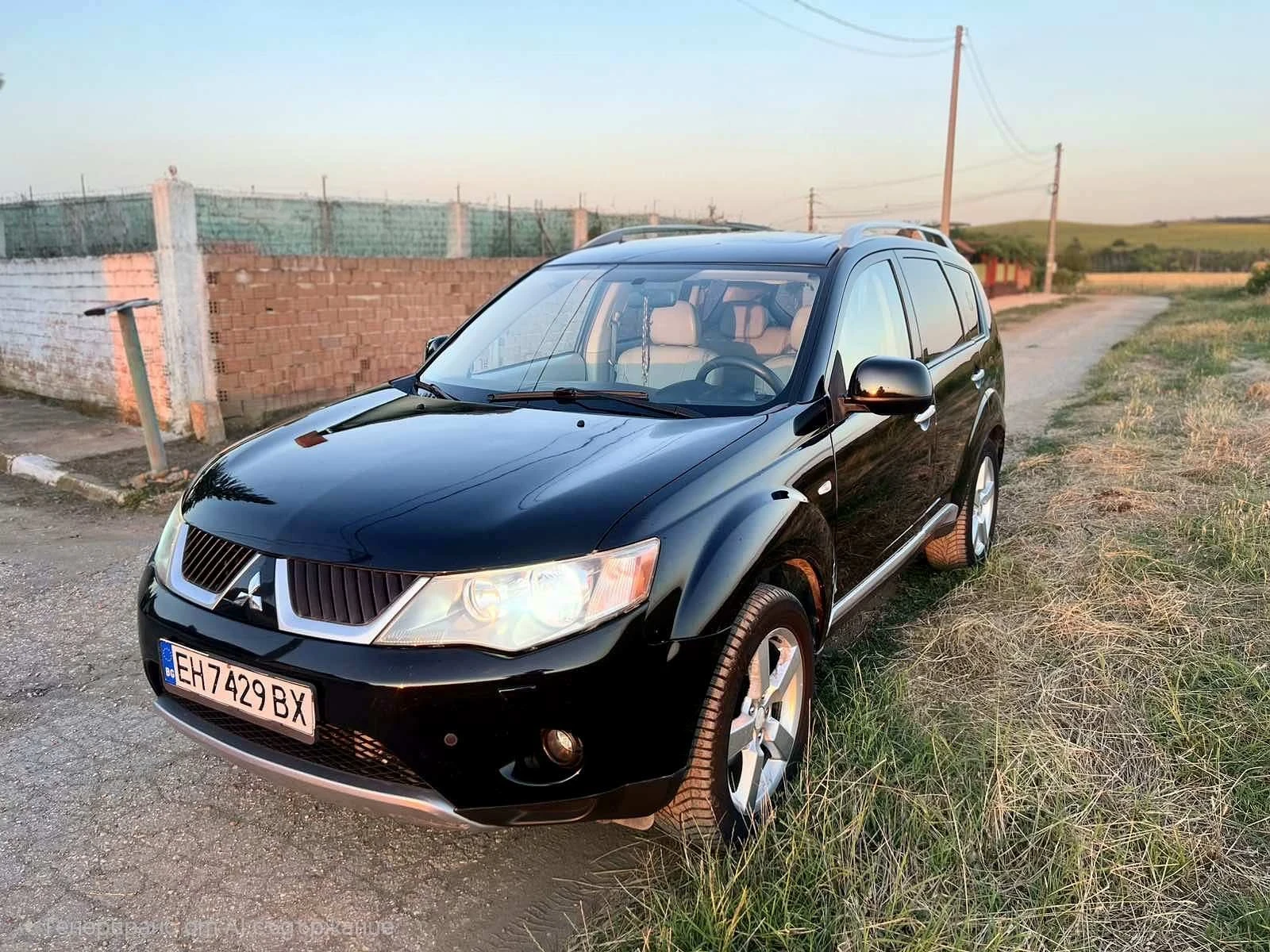 Mitsubishi Outlander, снимка 13 - Автомобили и джипове - 55236835