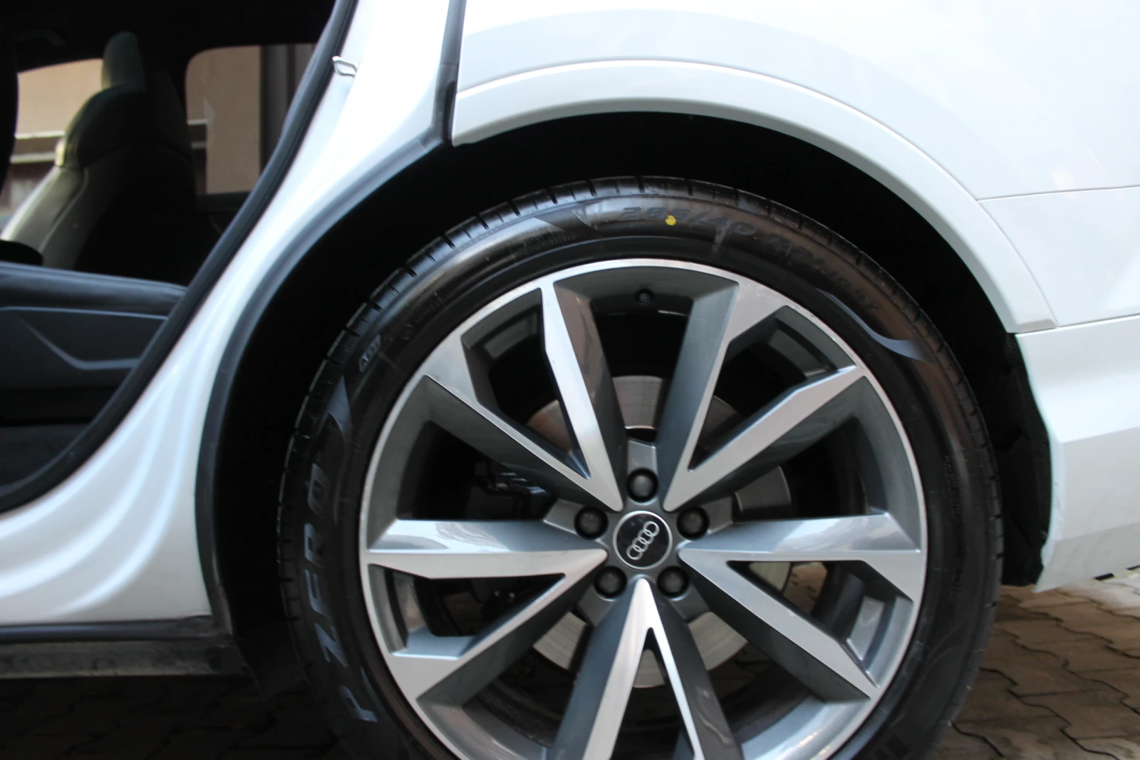 Audi SQ7 TFSI/Quattro/Pano, снимка 7 - Автомобили и джипове - 55378478