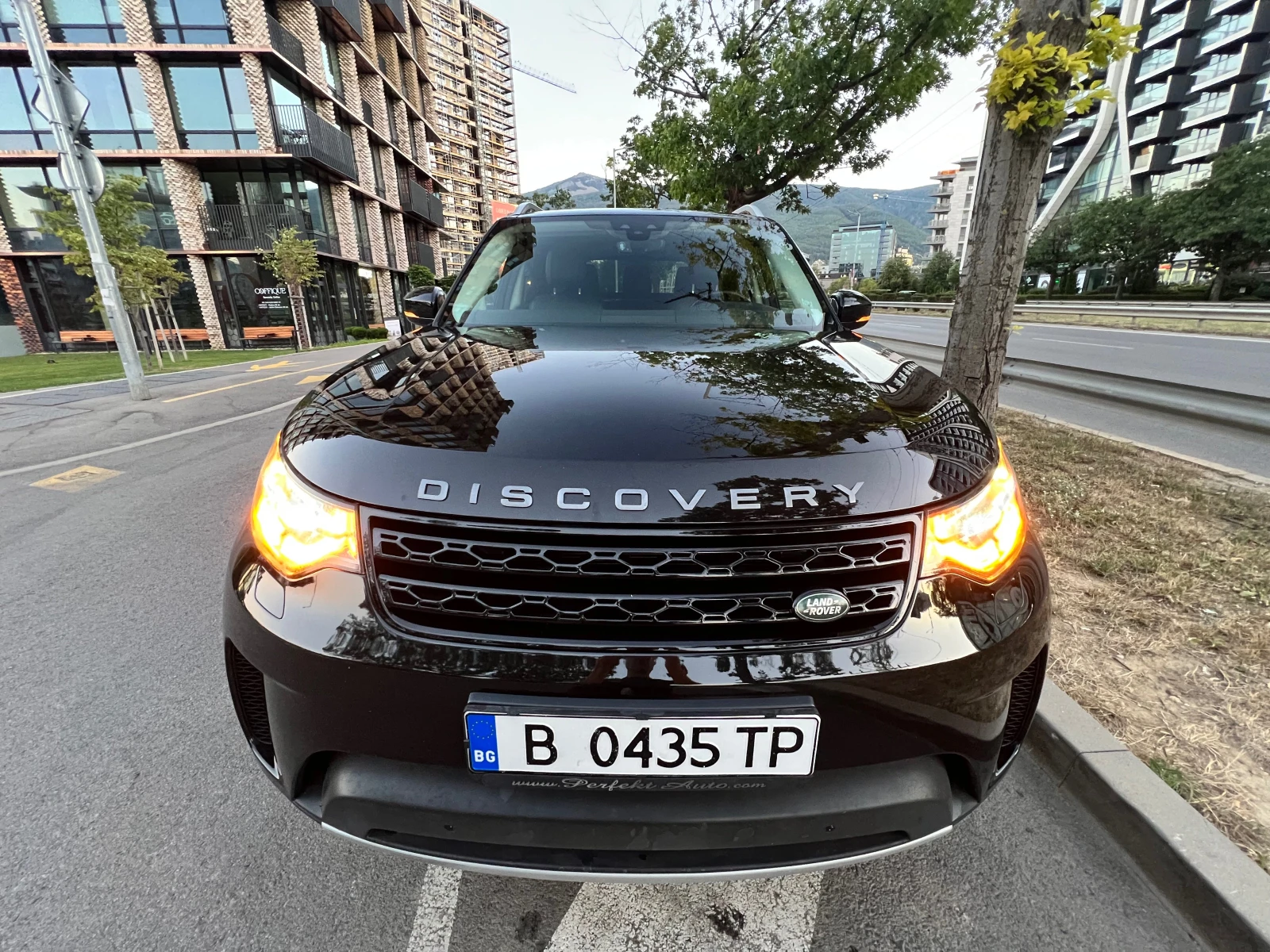 Land Rover Discovery  HSE TD6, снимка 2 - Автомобили и джипове - 55675818