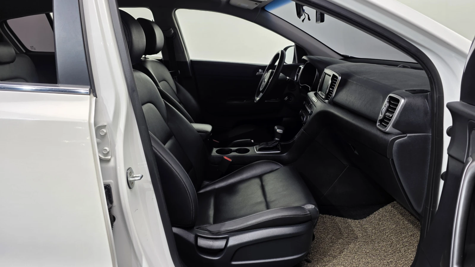 Kia Sportage 1.7* КРАЙНА ЦЕНА, снимка 11 - Автомобили и джипове - 56025429