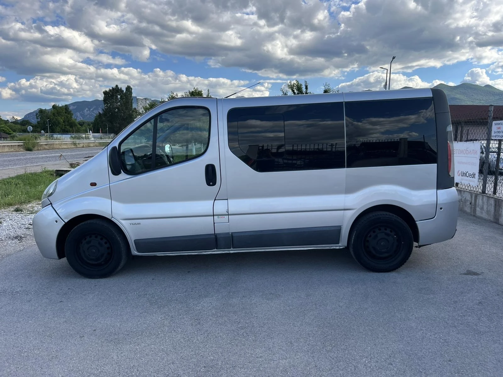 Opel Vivaro 1.9DI 8 МЕСТА КЛИМАТИК ПЕРФЕКТЕН, снимка 6 - Бусове и автобуси - 54896727