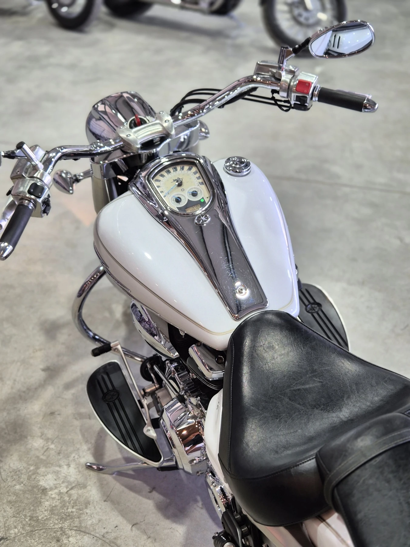 Yamaha Stratoliner XV 1900 10000km Нов внос от Швейцария!!!, снимка 15 - Мотоциклети и мототехника - 55114688