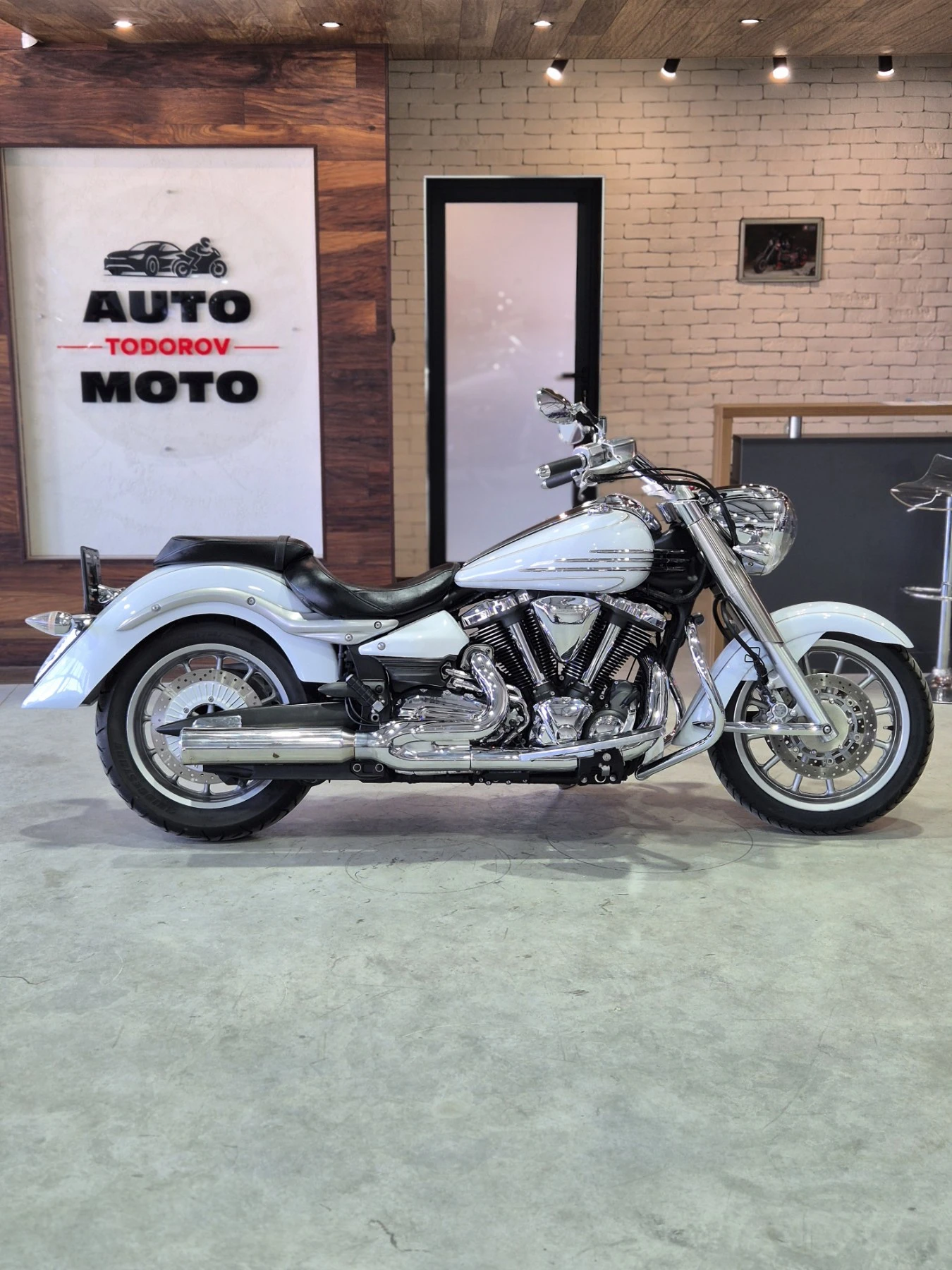 Yamaha Stratoliner XV 1900 10000km Нов внос от Швейцария!!!, снимка 6 - Мотоциклети и мототехника - 55114688