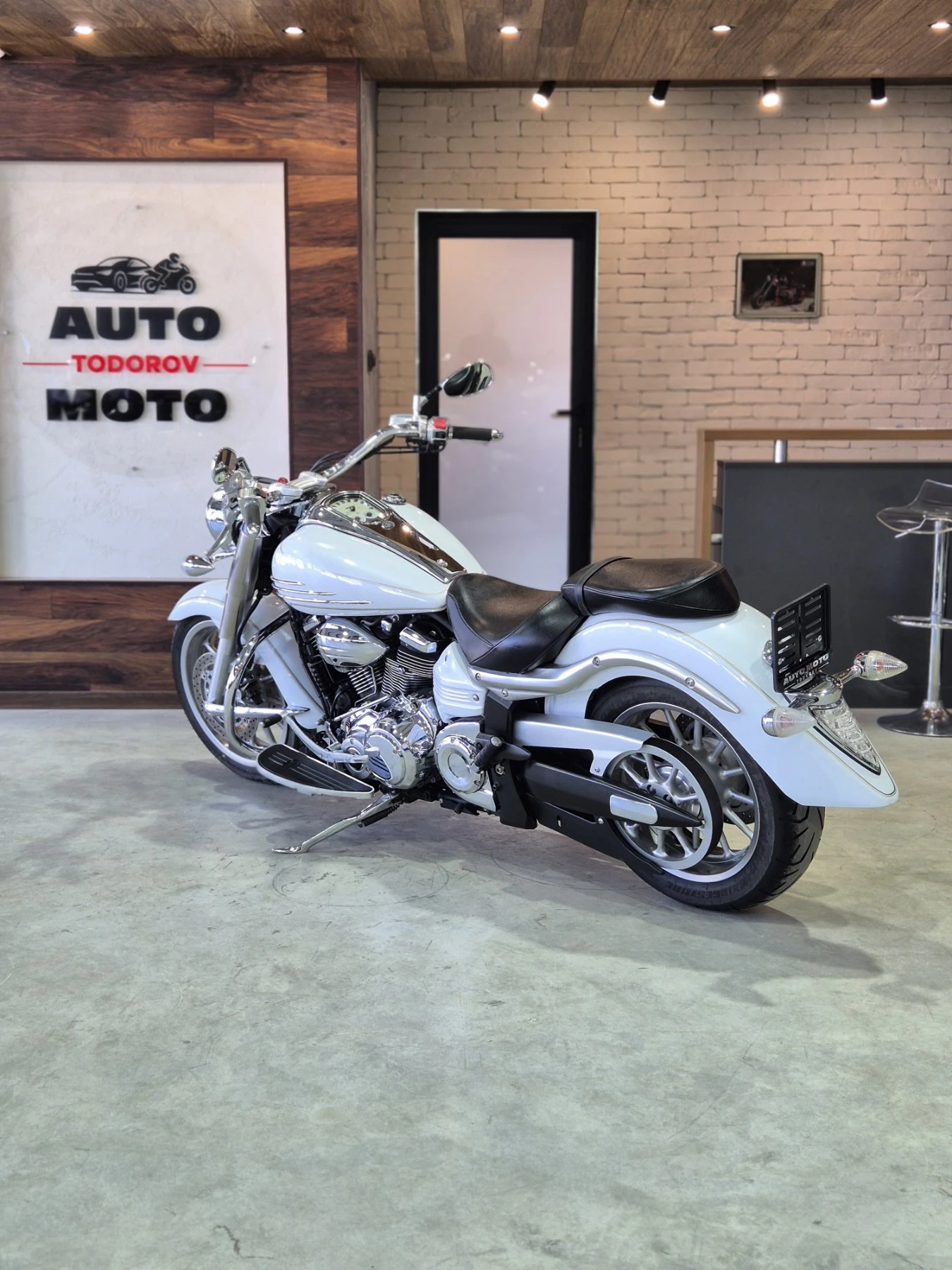 Yamaha Stratoliner XV 1900 10000km Нов внос от Швейцария!!!, снимка 11 - Мотоциклети и мототехника - 55114688