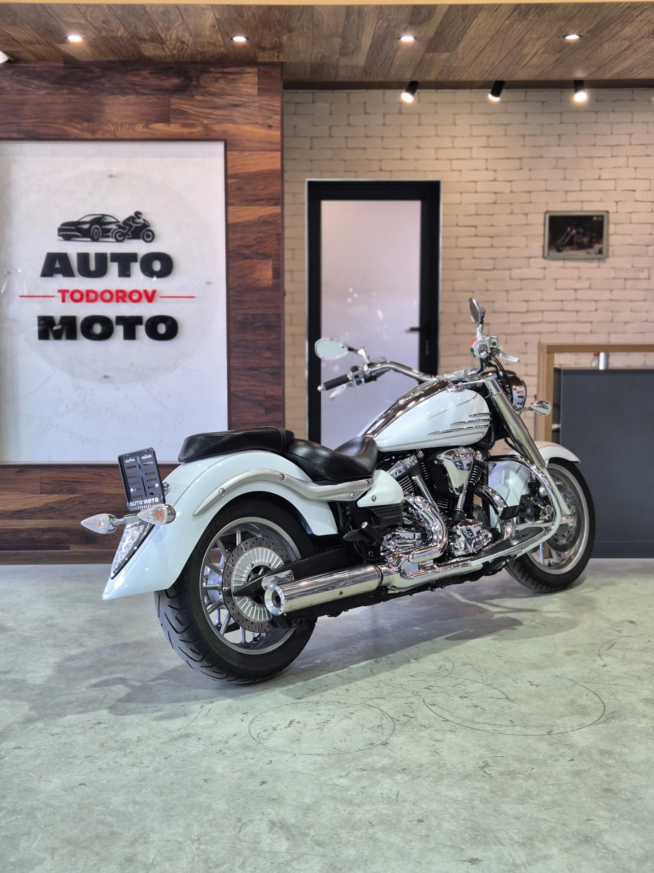 Yamaha Stratoliner XV 1900 10000km Нов внос от Швейцария!!!, снимка 5 - Мотоциклети и мототехника - 55114688