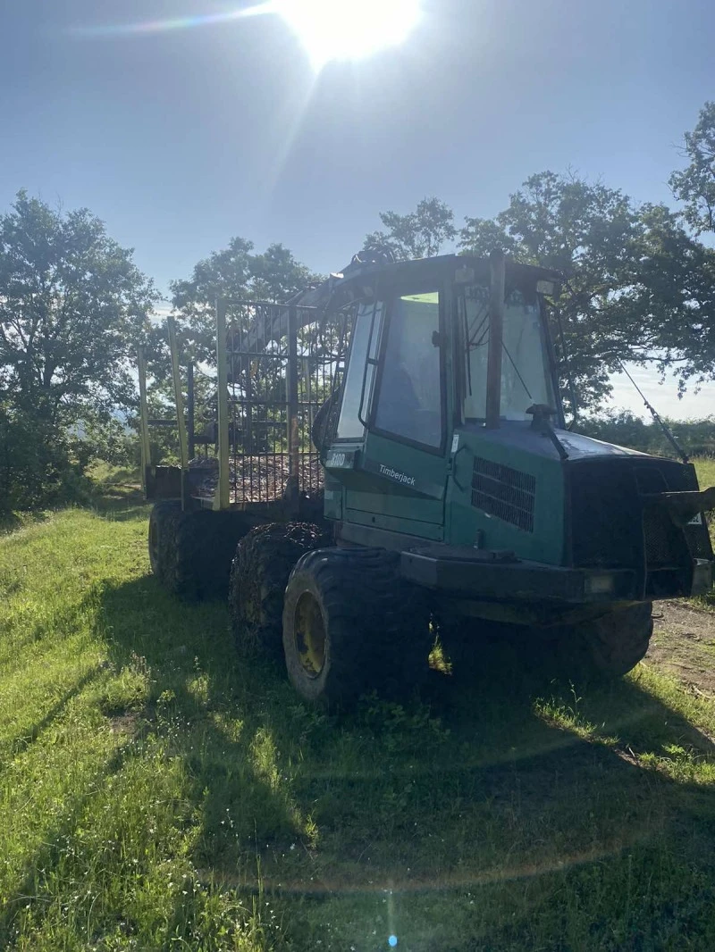 Специализирани машини Машини за дърводобив John Deere 810D, снимка 6 - Селскостопанска техника - 49479121