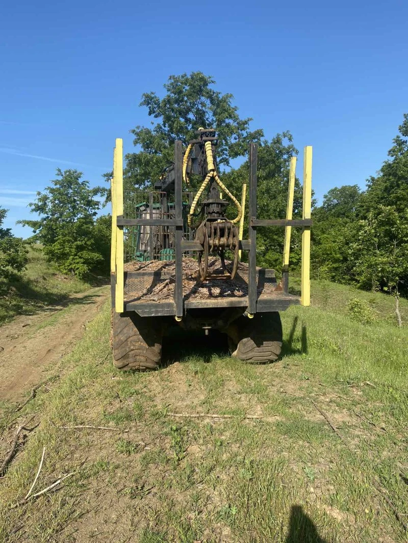 Специализирани машини Машини за дърводобив John Deere 810D, снимка 4 - Селскостопанска техника - 49239675