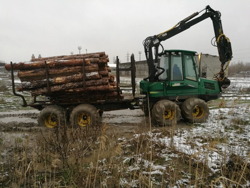 Специализирани машини Машини за дърводобив John Deere 810D, снимка 11 - Селскостопанска техника - 49479121