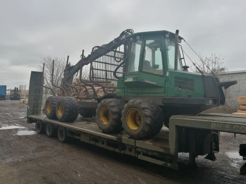 Специализирани машини Машини за дърводобив John Deere 810D, снимка 2 - Селскостопанска техника - 49479121