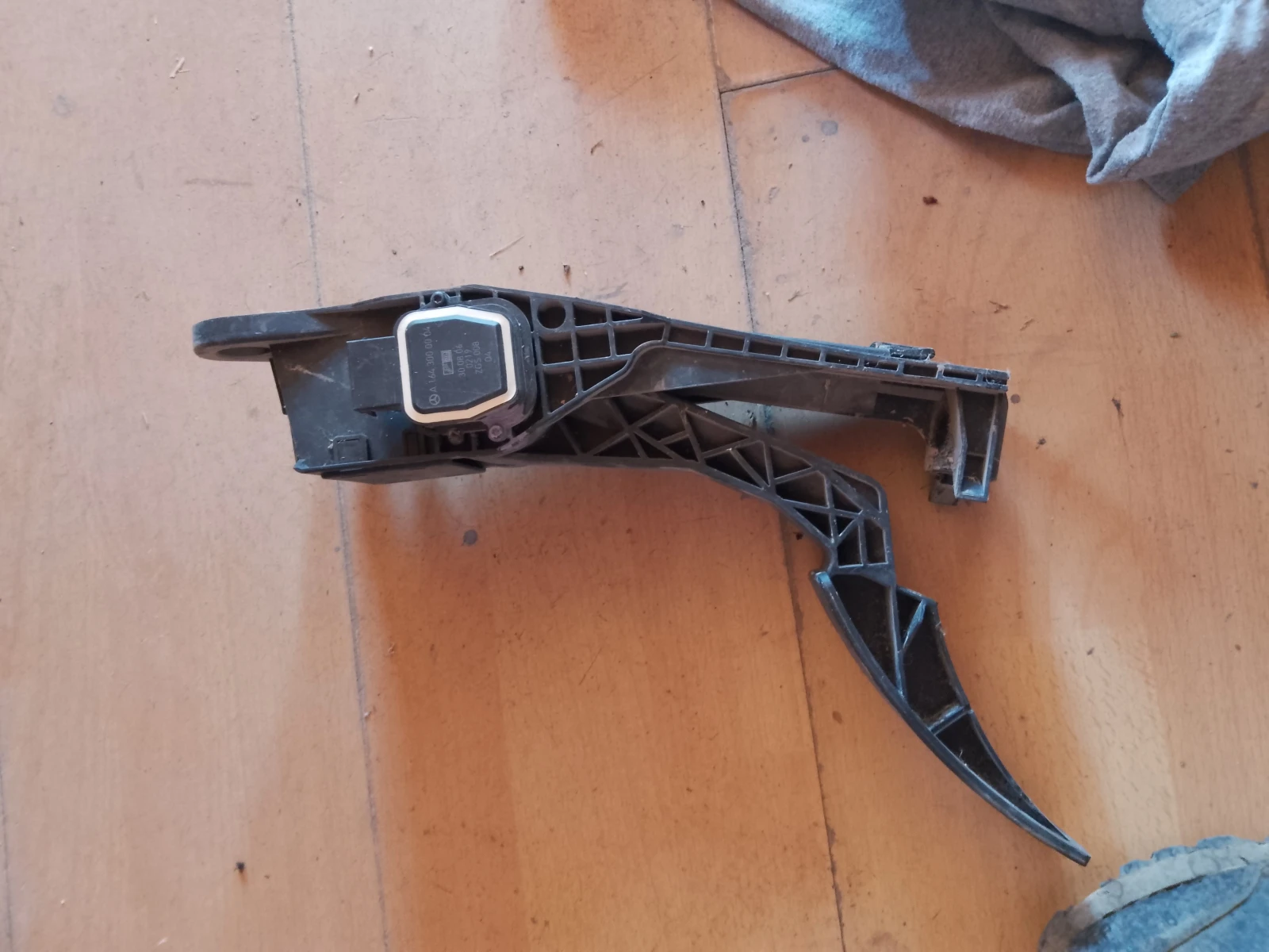 1643000004   164 | Mobile.bg   1