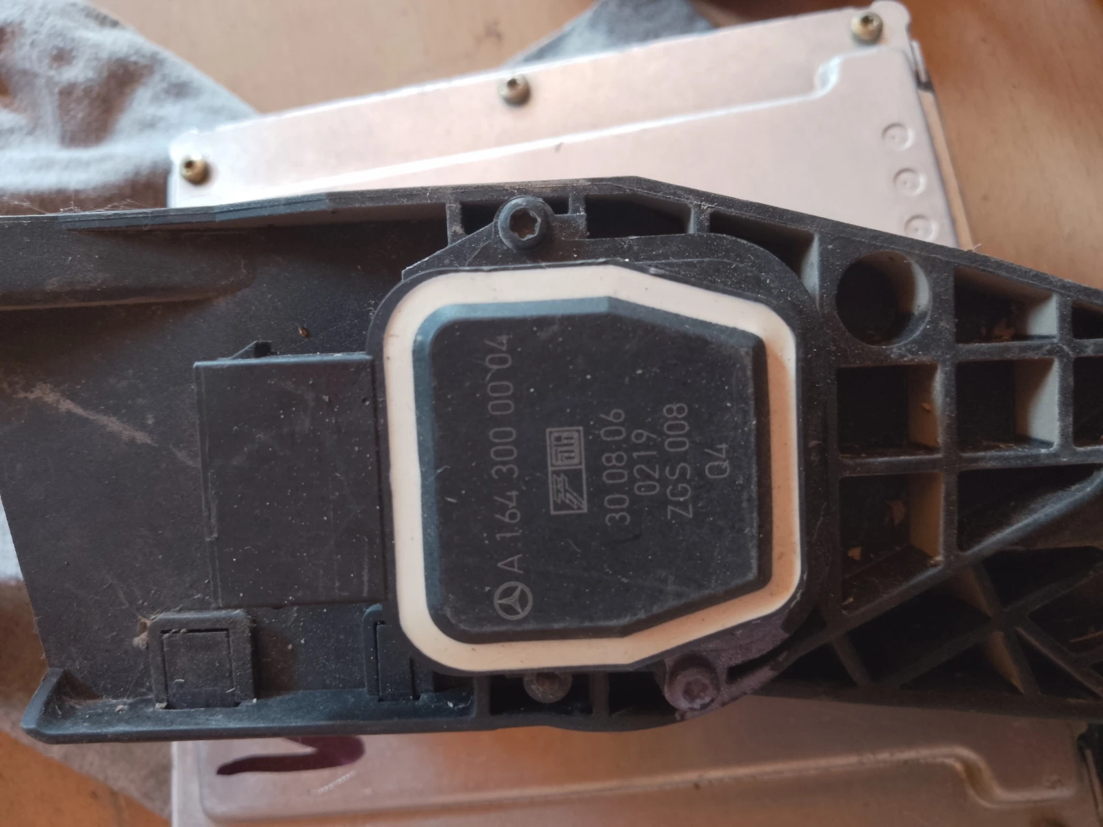 1643000004   164 | Mobile.bg   2