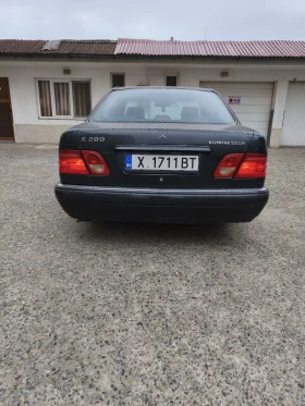 Mercedes-Benz E 200, снимка 2