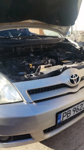 Toyota Corolla verso AUR10 - изображение 1