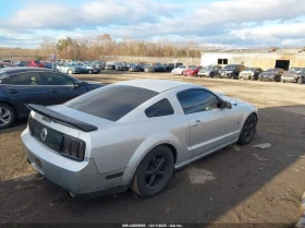Ford Mustang 4.6L V-8 VVT, 300HP Rear Wheel Drive, снимка 9