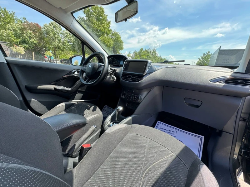 Peugeot 208 1.4 HDI 68к.с Автоматик, снимка 9 - Автомобили и джипове - 50888764