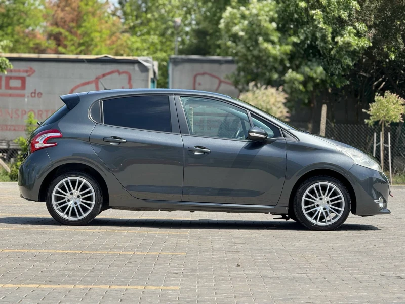 Peugeot 208 1.4 HDI 68к.с Автоматик, снимка 3 - Автомобили и джипове - 50888764