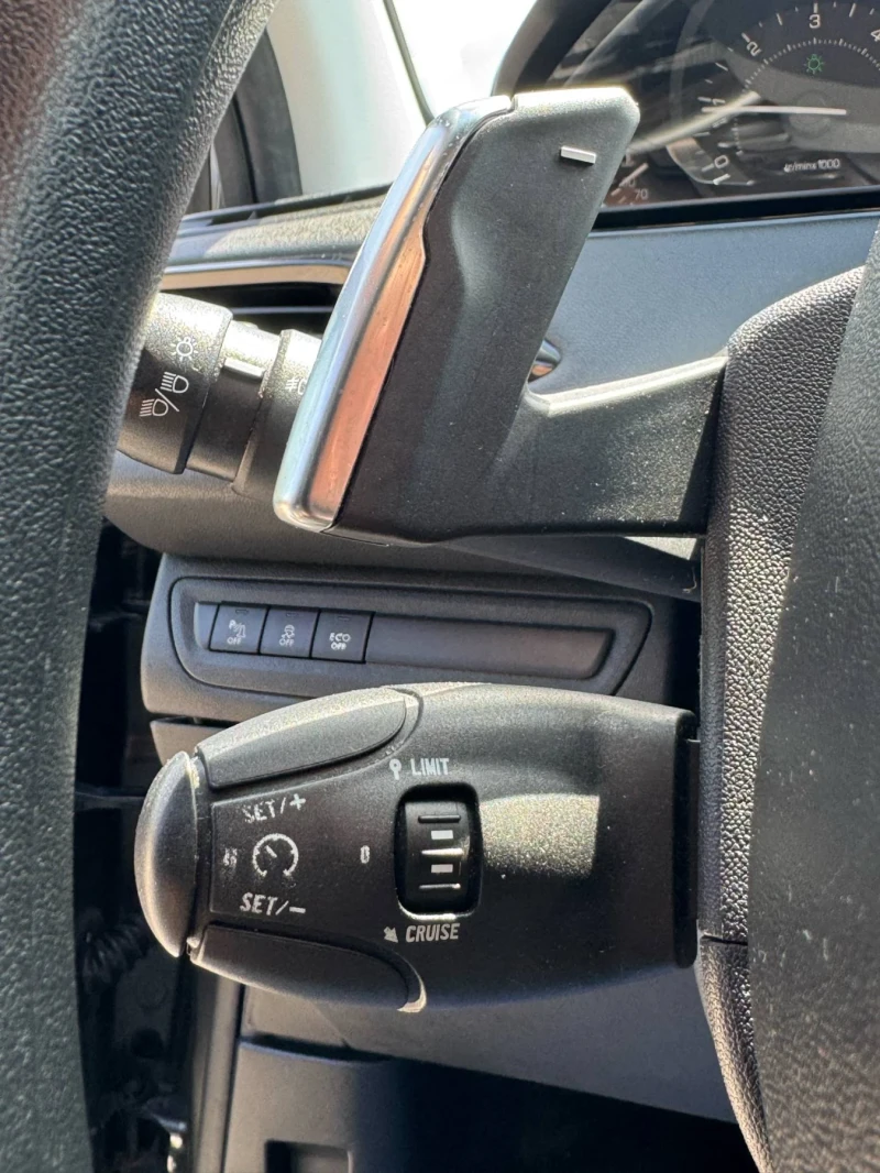 Peugeot 208 1.4 HDI 68к.с Автоматик, снимка 12 - Автомобили и джипове - 50888764