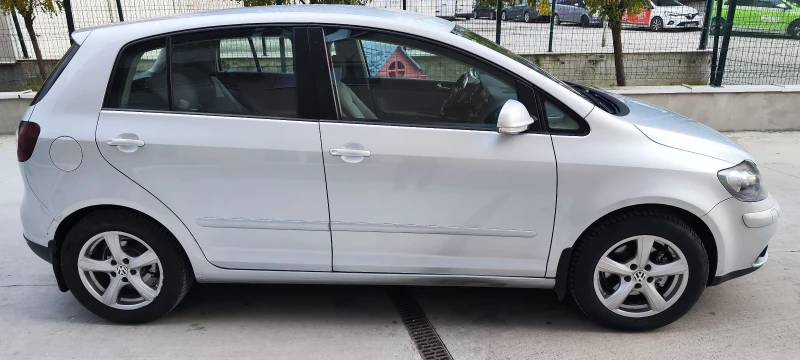 VW Golf Plus 1.6fsi, снимка 3 - Автомобили и джипове - 52496219