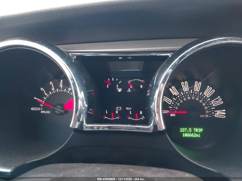 Ford Mustang 4.6L V-8 VVT, 300HP Rear Wheel Drive, снимка 12 - Автомобили и джипове - 52914037