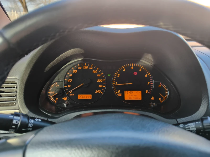 Toyota Avensis, снимка 7 - Автомобили и джипове - 52949720