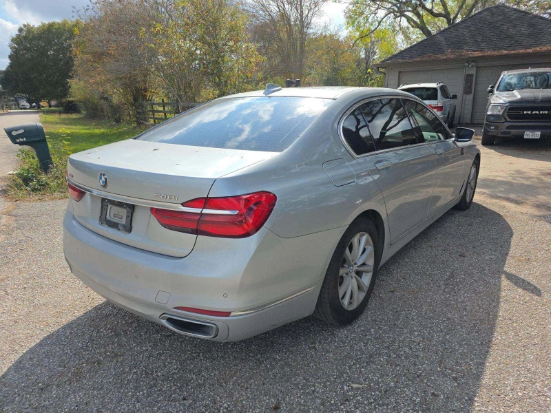 BMW 740 ДИГИТАЛНО* ТАБЛО* 360КАМЕРА* LANE* ASSIST* КЕЙЛЕС*, снимка 2 - Автомобили и джипове - 52991264