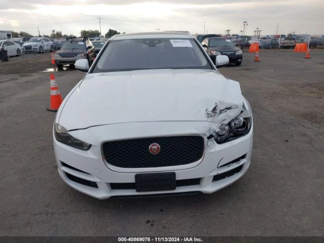 Jaguar XE 25T, снимка 11 - Автомобили и джипове - 48628452