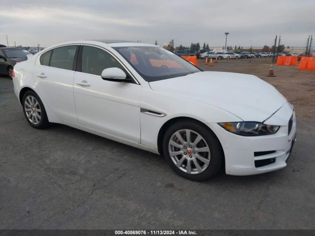 Jaguar XE 25T, снимка 12 - Автомобили и джипове - 48628452