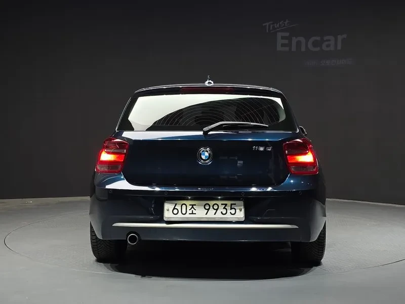 BMW 118 D Urban 5-Door, снимка 4 - Автомобили и джипове - 55110604