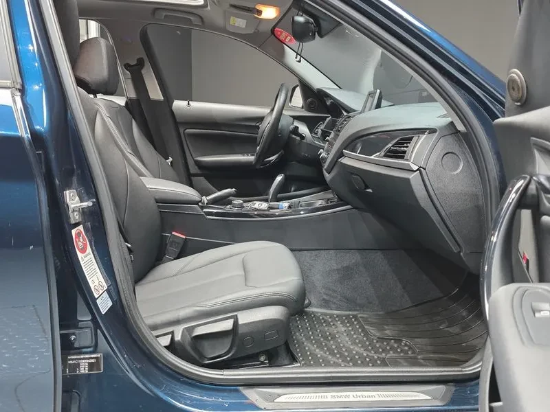 BMW 118 D Urban 5-Door, снимка 11 - Автомобили и джипове - 55110604