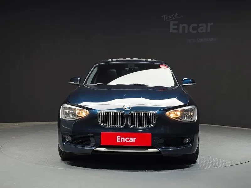 BMW 118 D Urban 5-Door, снимка 3 - Автомобили и джипове - 55110604