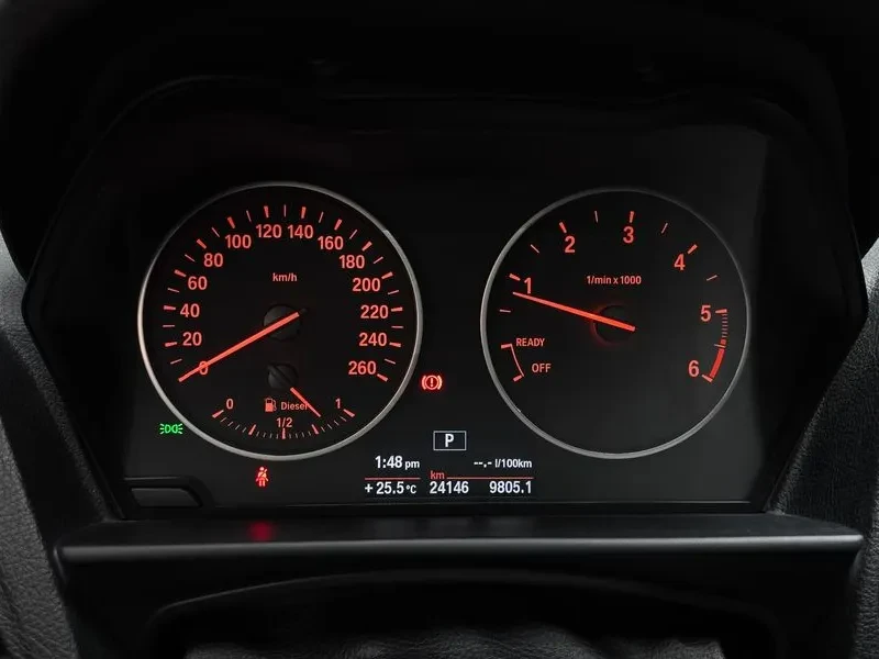 BMW 118 D Urban 5-Door, снимка 8 - Автомобили и джипове - 55110604