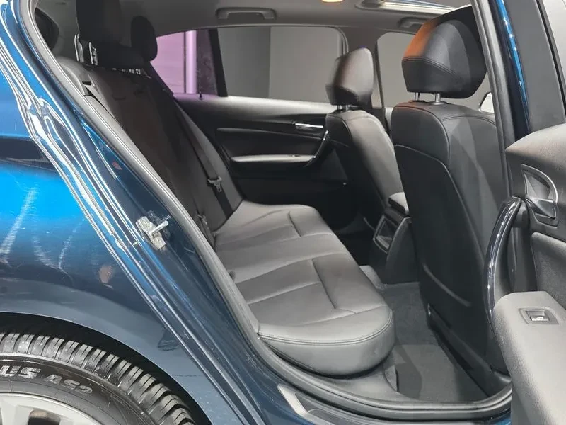 BMW 118 D Urban 5-Door, снимка 12 - Автомобили и джипове - 55110604