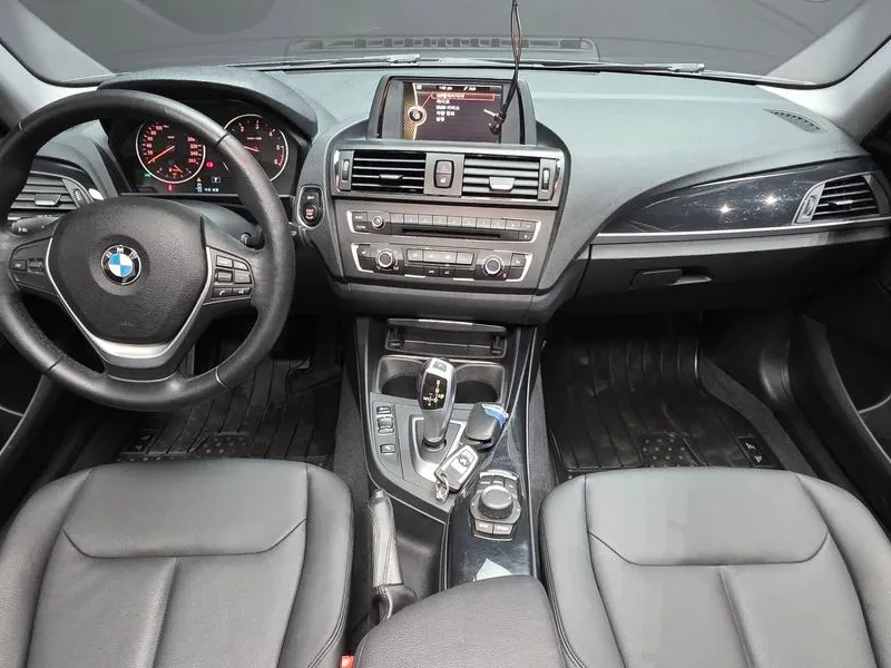 BMW 118 D Urban 5-Door, снимка 7 - Автомобили и джипове - 55110604