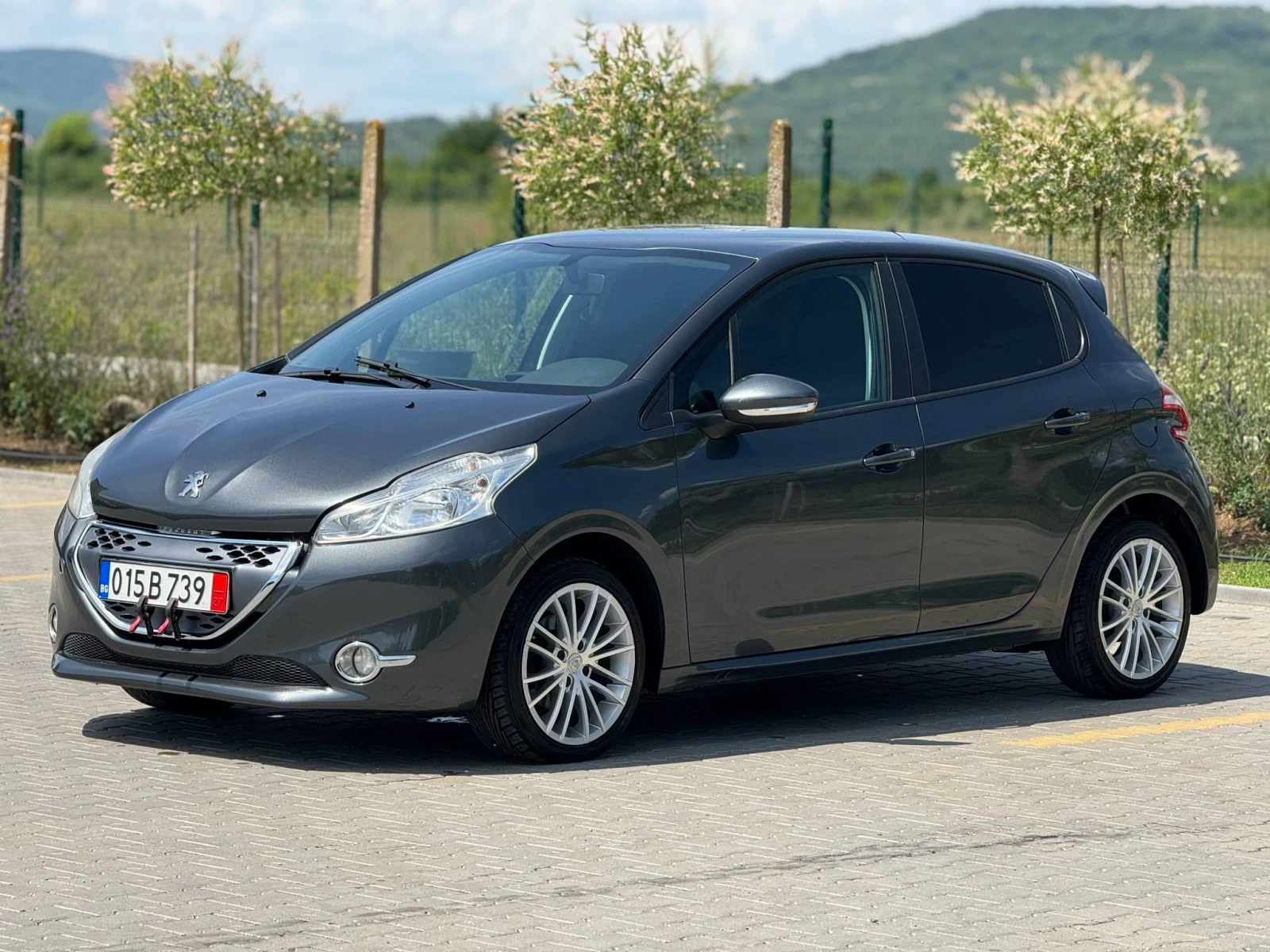 Peugeot 208 1.4 HDI 68к.с Автоматик, снимка 1
