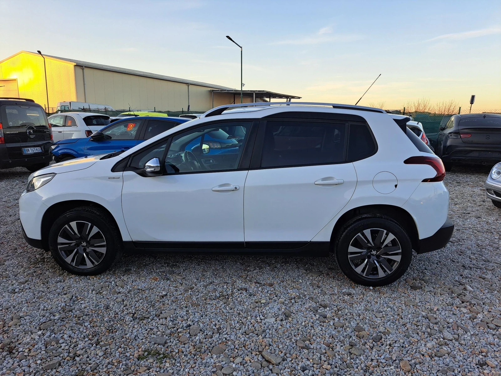 Peugeot 2008 1.2 i - изображение 3