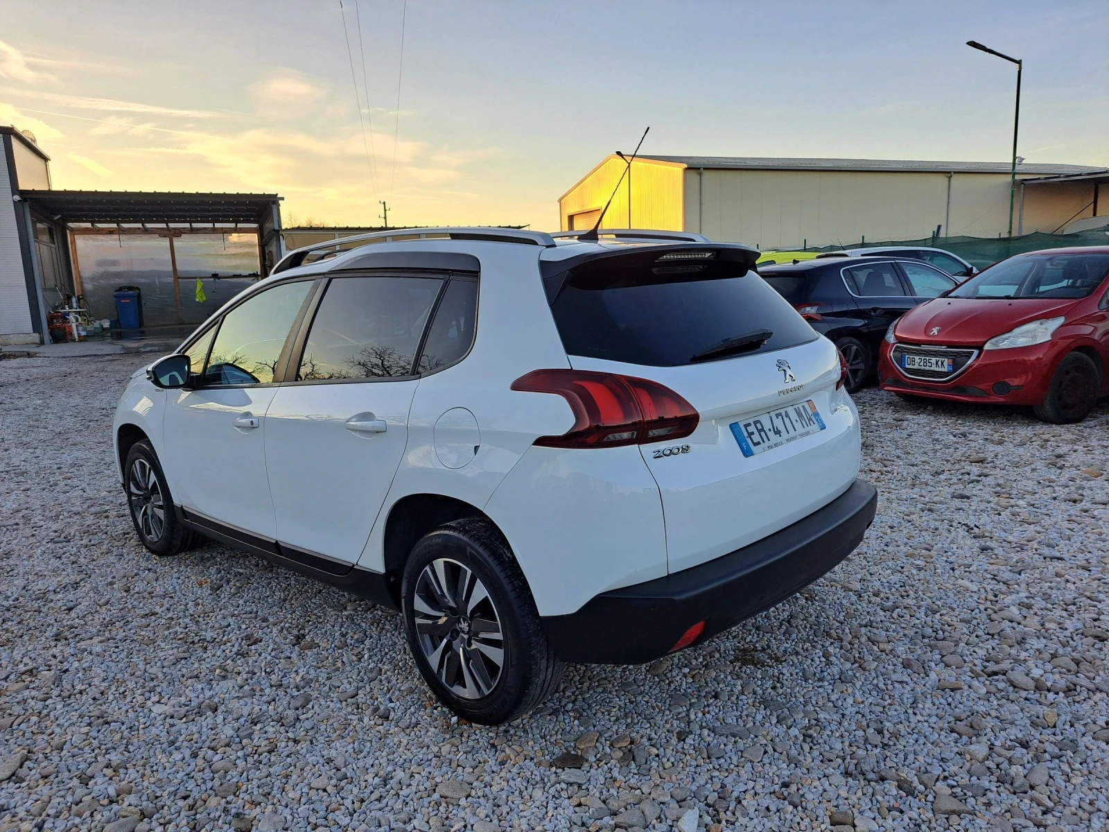 Peugeot 2008 1.2 i - изображение 4