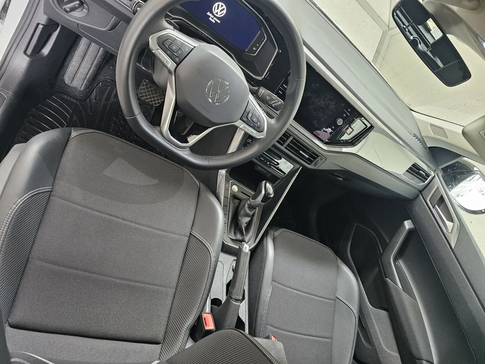 VW Taigo 1.5TSI Гаранционен, автомат, 6k. Km. - изображение 4