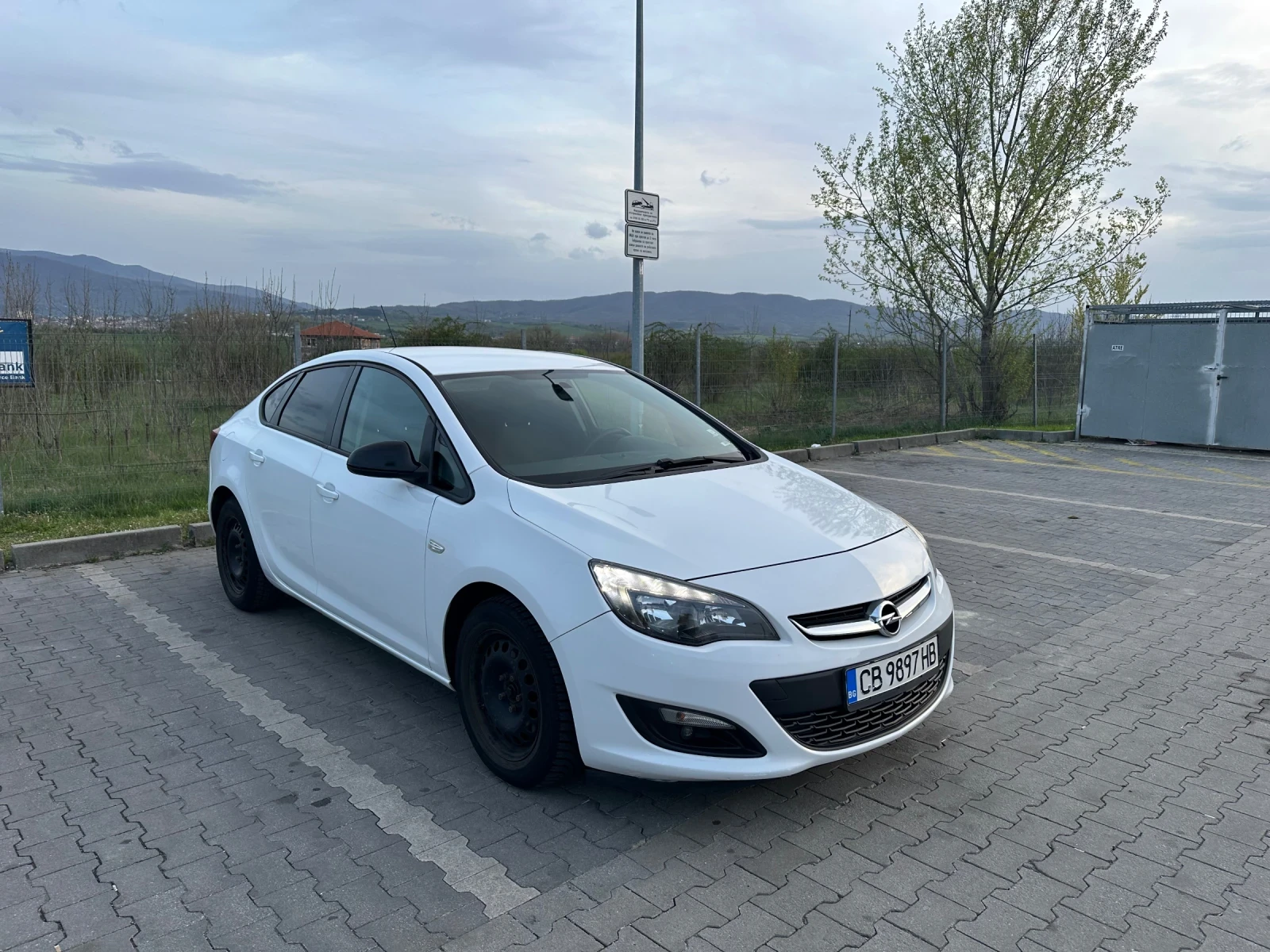 Opel Astra 1.7 CDTI - изображение 2