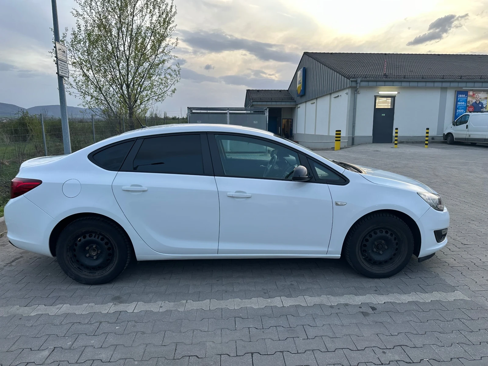 Opel Astra 1.7 CDTI - изображение 7