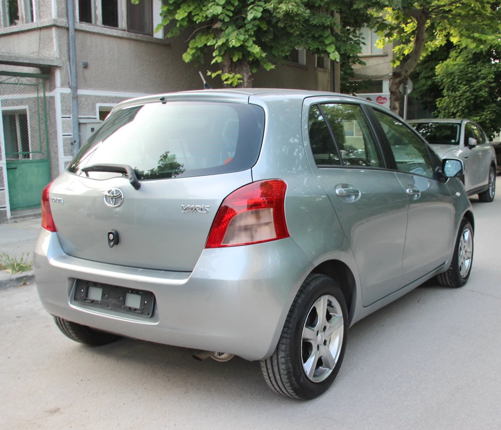 Toyota Yaris 1.3VVTi нов внос  - изображение 5