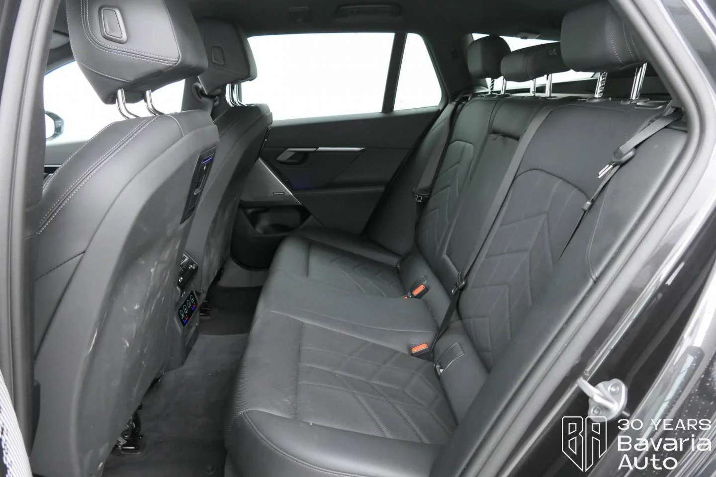 BMW 520 i Touring M Sport Paket Steptronic - изображение 8