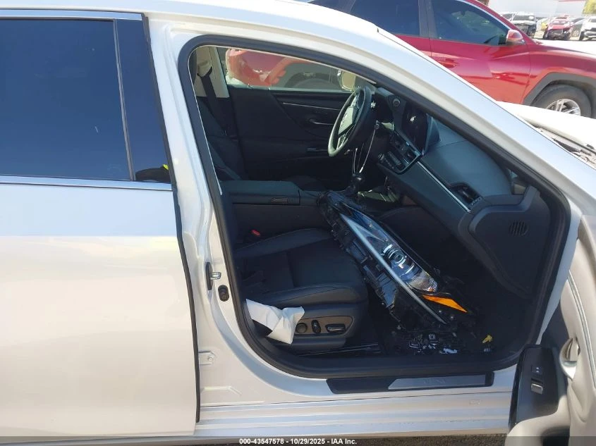 Lexus ES 300H - изображение 5