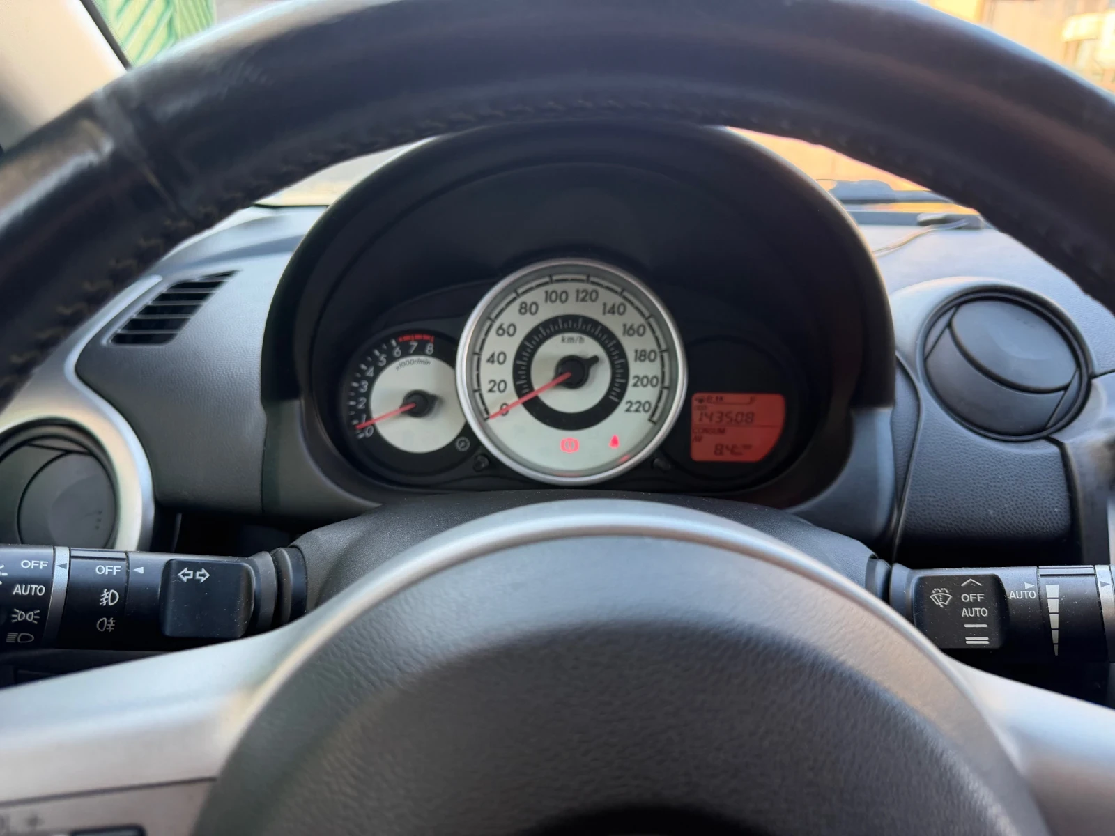 Mazda 2 1.3i , снимка 9 - Автомобили и джипове - 53852441