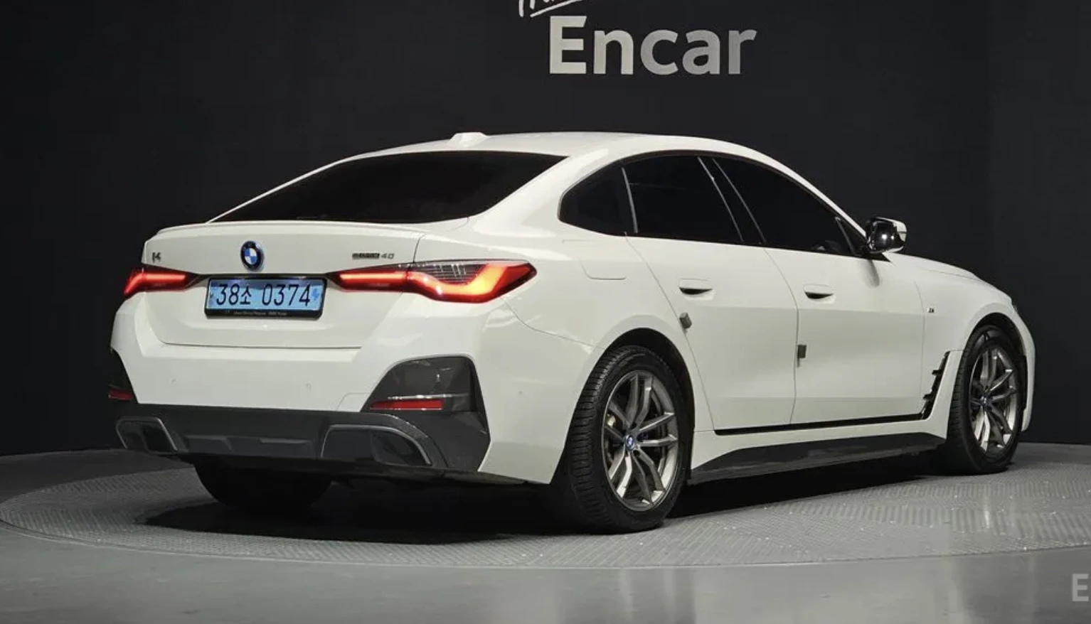 BMW i4 M* SPORT* PRO* ПОДГРЕВ* ОБДУХВАНЕ* LASER* 360КАМЕР, снимка 2 - Автомобили и джипове - 54151363