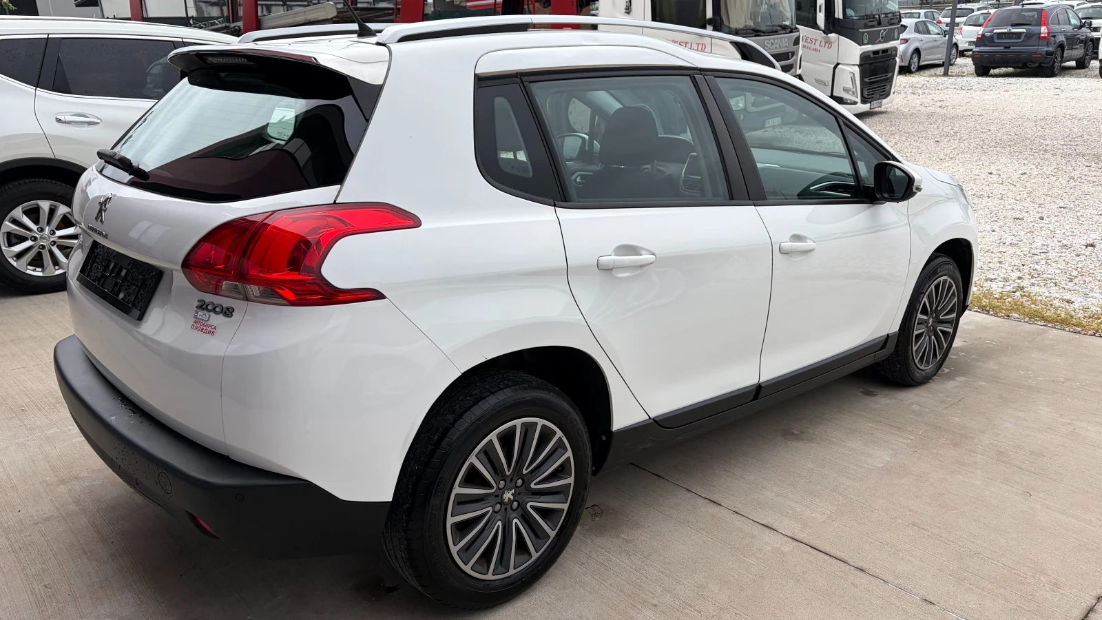 Peugeot 2008 1.6 e-HDi, снимка 4 - Автомобили и джипове - 54367071