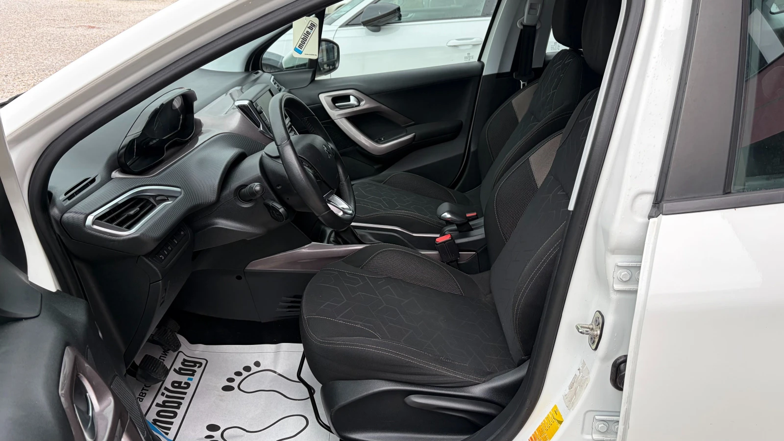 Peugeot 2008 1.6 e-HDi, снимка 7 - Автомобили и джипове - 54367071