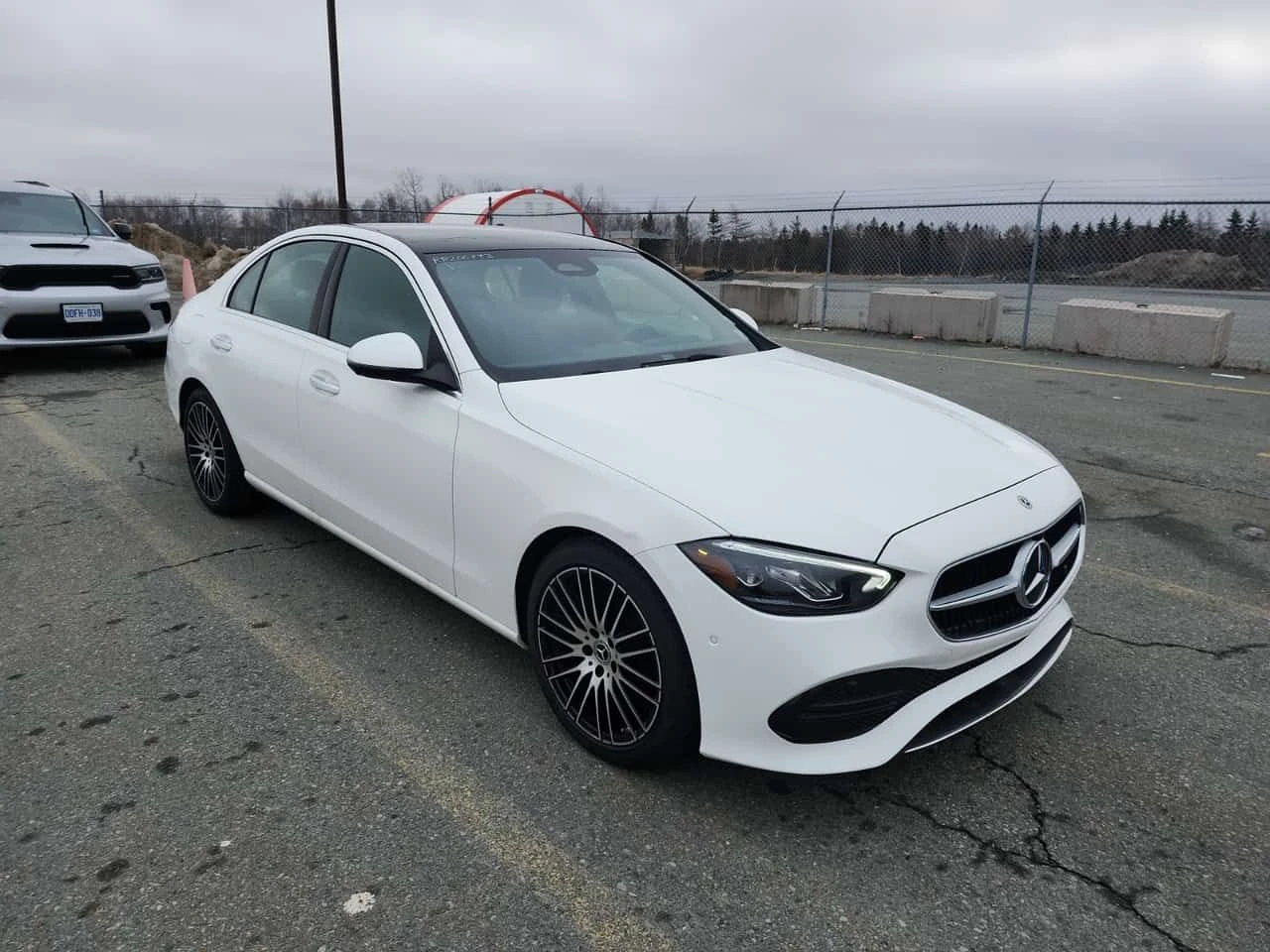 Mercedes-Benz C 300 | DISTRONIC| 360| ПОДГРЕВИ| PANO| CARFAX, снимка 2 - Автомобили и джипове - 54413881