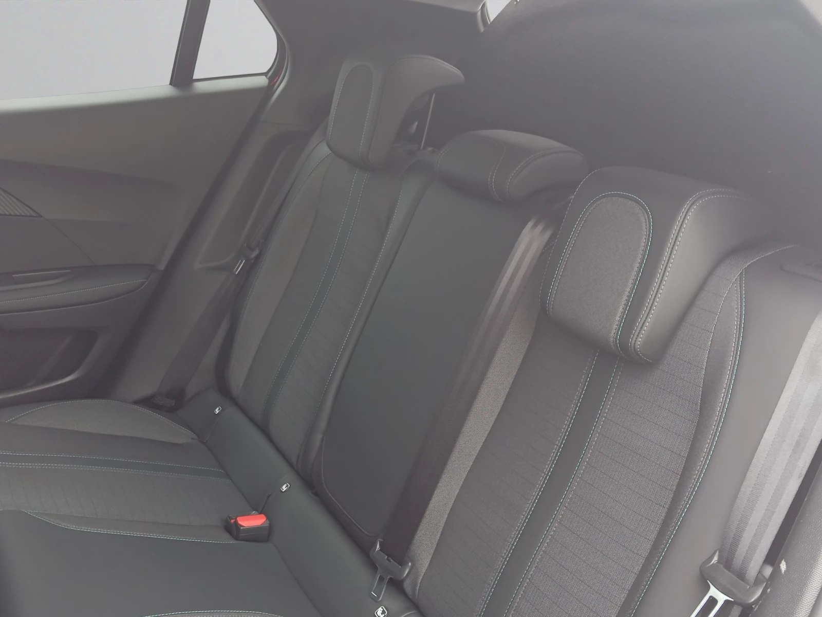 Peugeot 2008 New Line Up ALLURE PACK 1, 5 BlueHDi 130 EAT8 EURO, снимка 12 - Автомобили и джипове - 54606335