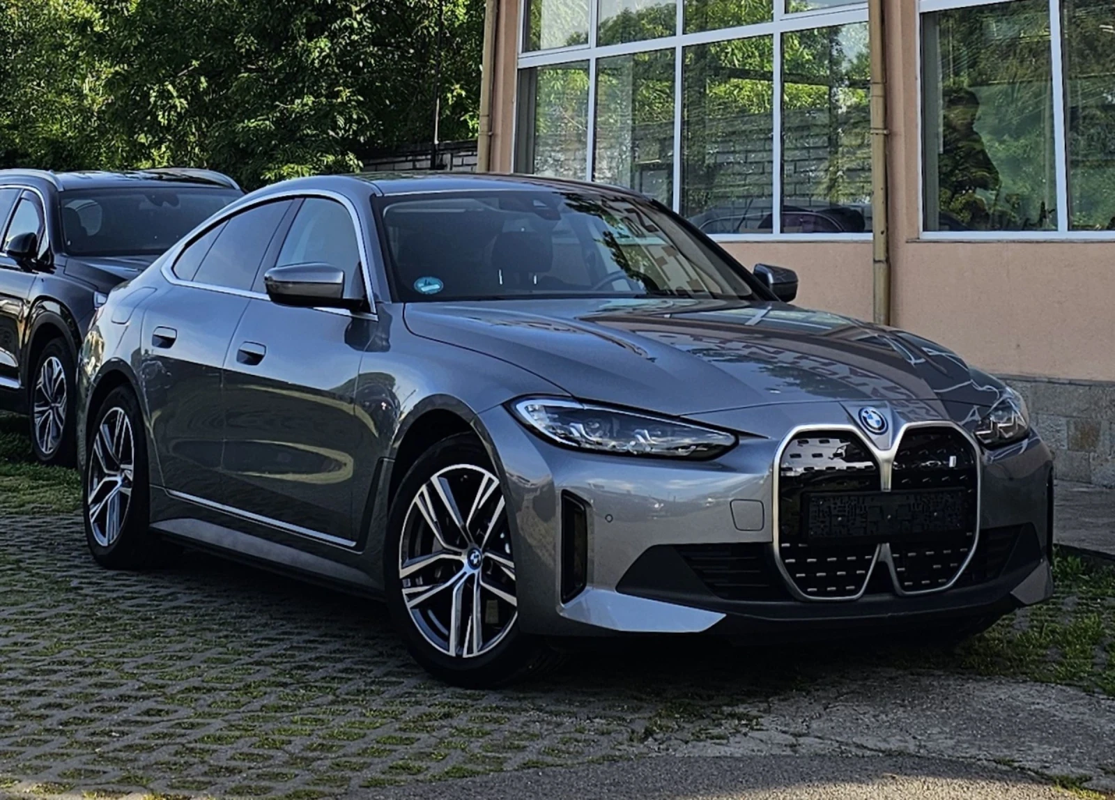 BMW i4 eDrive35 GranCoupe Гаранция , снимка 3 - Автомобили и джипове - 54672604
