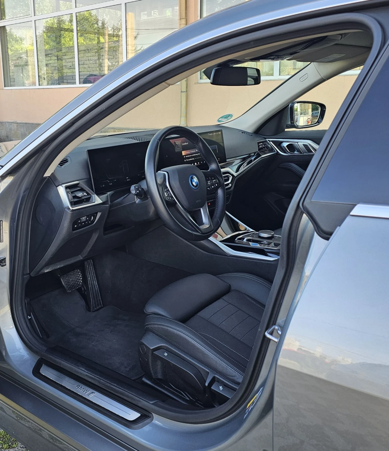 BMW i4 eDrive35 GranCoupe Гаранция , снимка 7 - Автомобили и джипове - 54672604